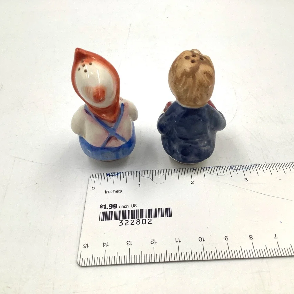 Vtg Musician Boy Girl Salt and Pepper Shaker Porcelain Singing Accordion Gift‎